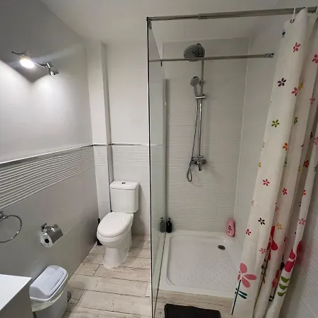 Evans Realty Cg 2 Linea Playa Centro Boliches פואנגירולה
