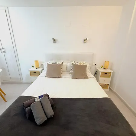 Evans Realty Cg 2 Linea Playa Centro Boliches * פואנגירולה